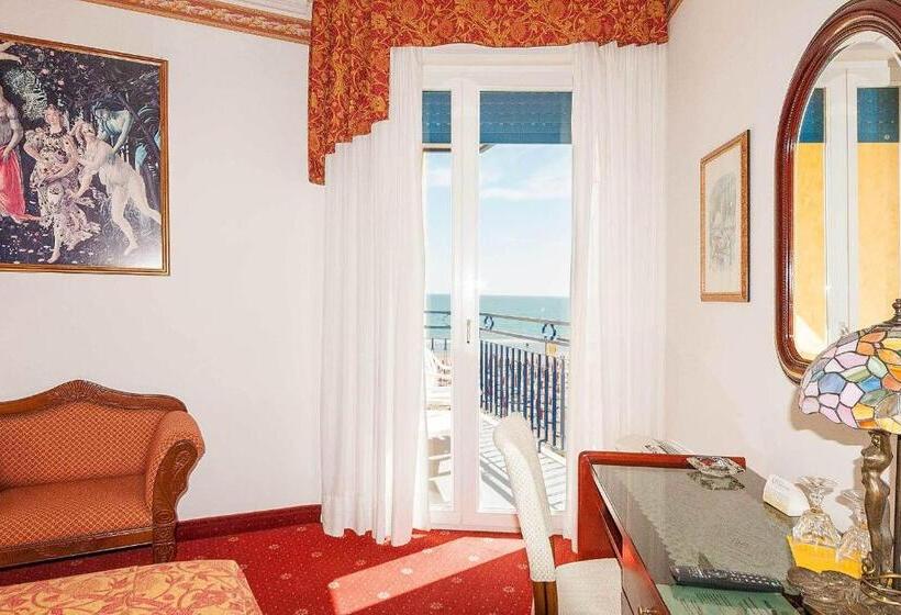 Junior Suite with Balcony, Napoleon