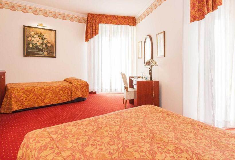 Junior Suite with Balcony, Napoleon