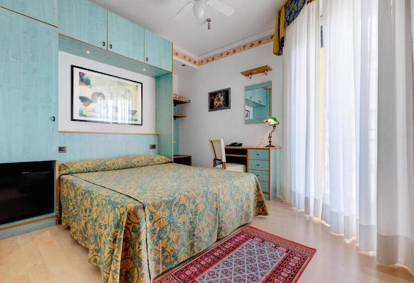 Standard Single Room, Napoleon