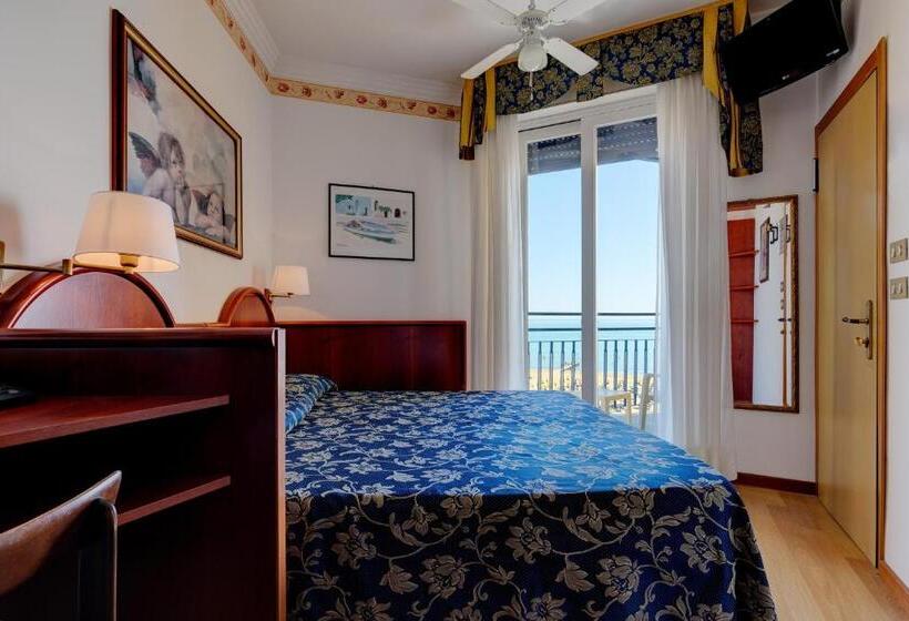 Standard Single Room, Napoleon