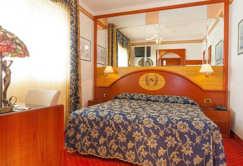 Standard Room Side Sea View, Napoleon