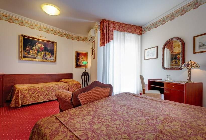 Junior Suite with Balcony, Napoleon