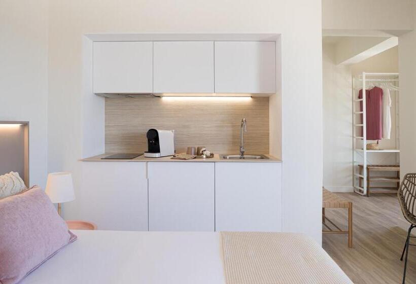 스탠다드 스튜디오 (테라스구비), Lan Suites