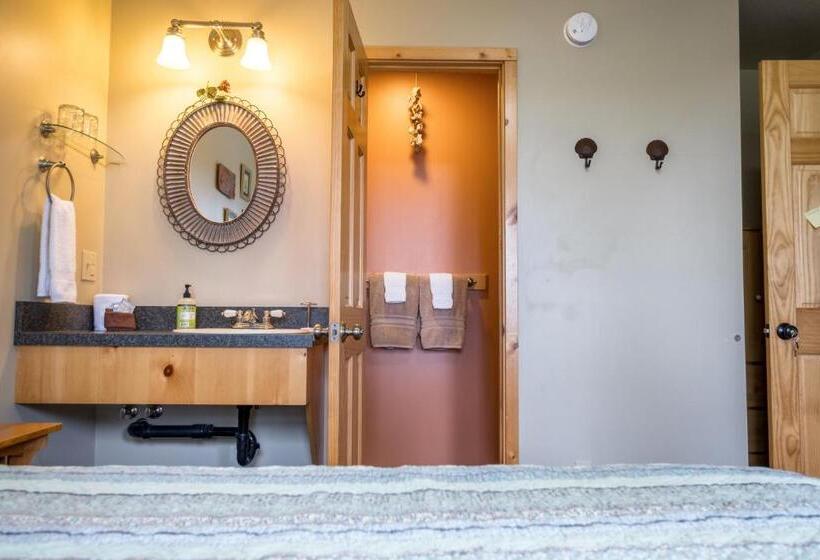 Номер Стандарт, Bay Avenue Inn