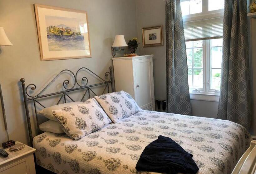 Номер Стандарт Вид на Сад, Lake George Boathouse Waterfront Lodging