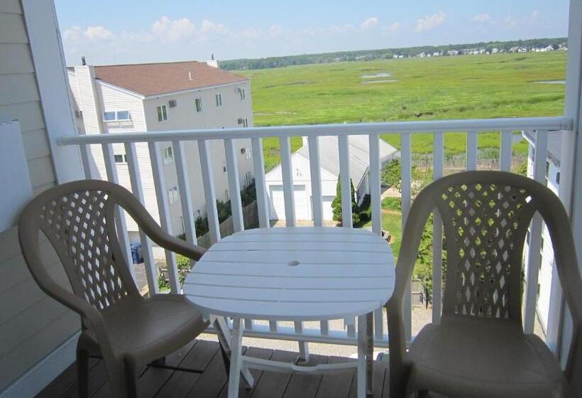 Люкс, Atlantic Breeze Suites
