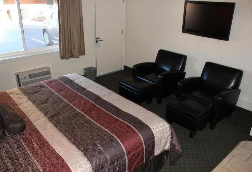 带按摩浴盆的套房, Lava Spa Motel & Rv