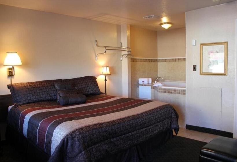 带按摩浴盆的套房, Lava Spa Motel & Rv