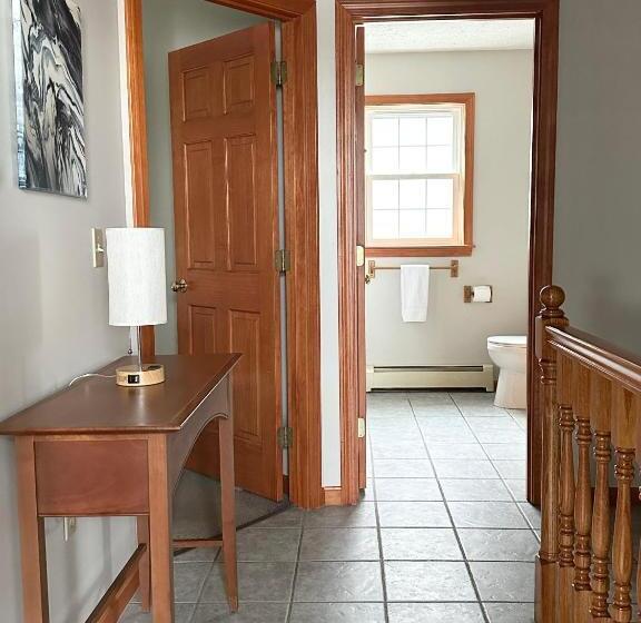 3 Bedroom Suite, Abellona Inn & Suites