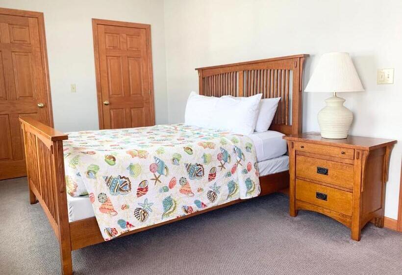 3 Bedroom Suite, Abellona Inn & Suites