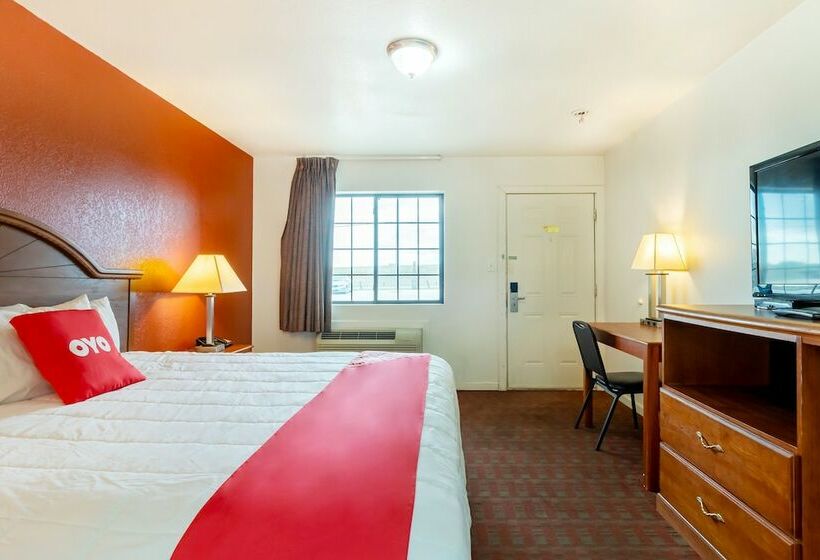 Номер Премиум, OYO Hotel Pearsall I-35 East