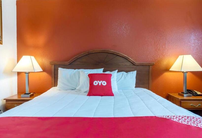 Номер Премиум, OYO Hotel Pearsall I-35 East