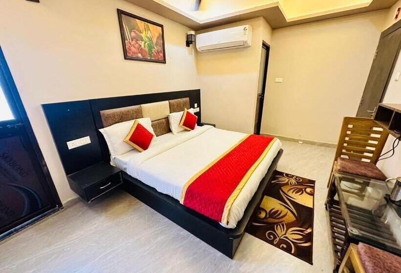 经济房, Psr Prem Shobha Residency ! Varanasi   Fully Air Conditioned Hotel At Prime Location With Off Site P
