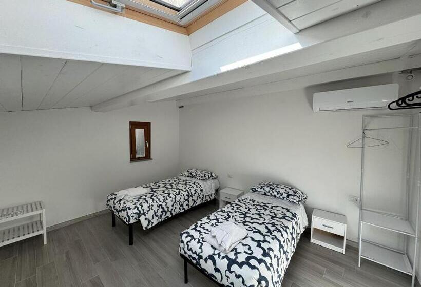 带共用浴室的标准房间, La Piazzetta   Affittacamere