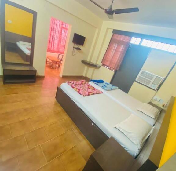 اتاق لوکس, Goroomgo Hotel Arya Palace Puri Near Sea Beach   Luxury And Spacious Room With Parking Facilities