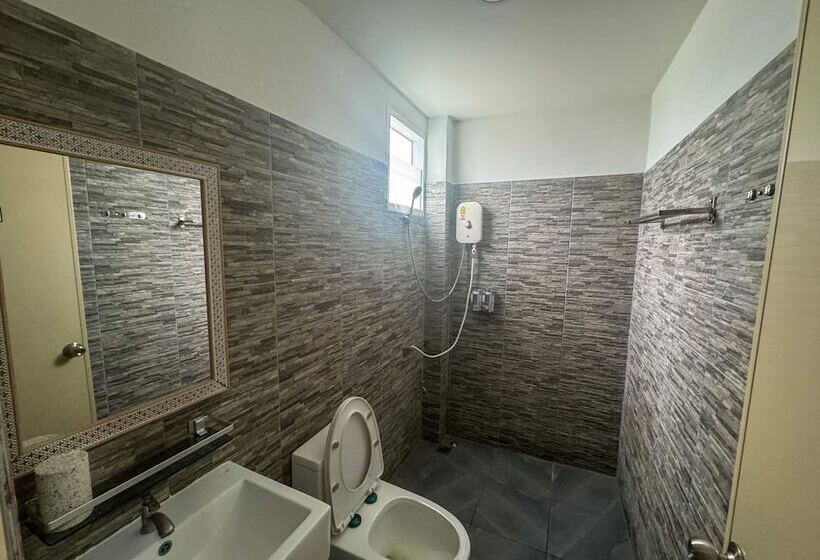 디럭스 룸, Toraneethai Homestay Amphawa