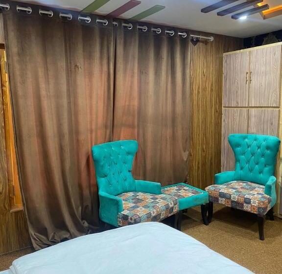 اتاق لوکس, Baltistan Resort Kachura