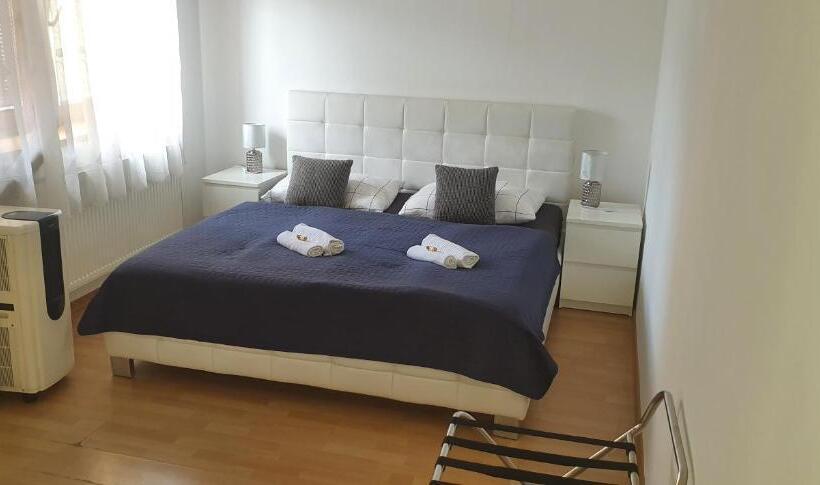 اتاق لوکس با بالکن, Radio Hotel Bratislava