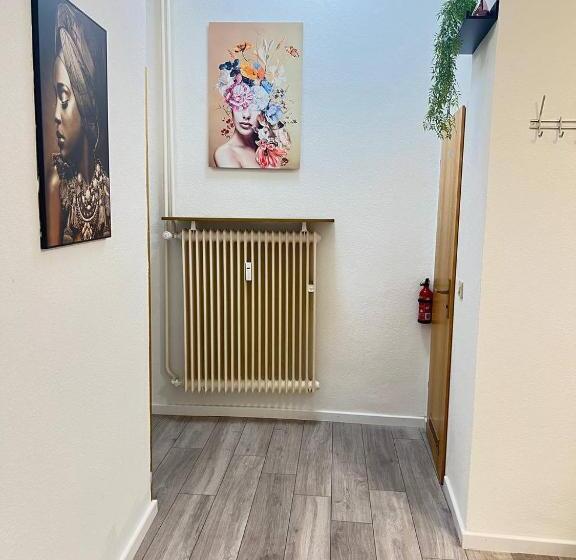 Quarto Estandar Banheiro Compartilhado, Koblenz Corner Rooms