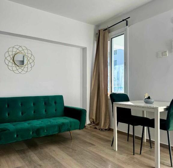 Apartamento 1 Dormitório com Sacada, M Hotel Apartments