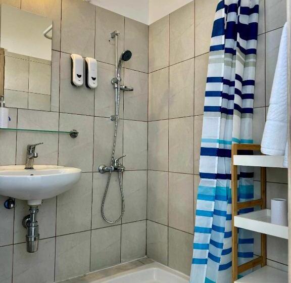 Apartamento 1 Dormitório com Sacada, M Hotel Apartments