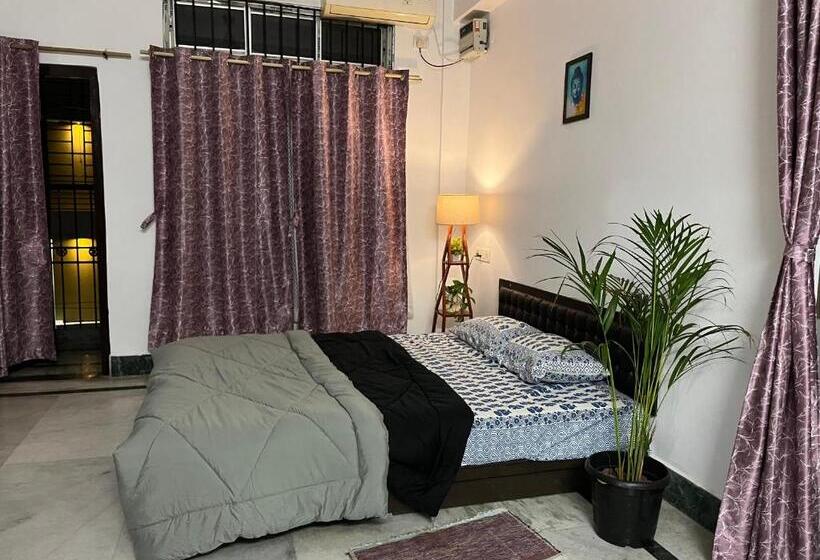 اتاق لوکس, Beltola Serenity Homestay