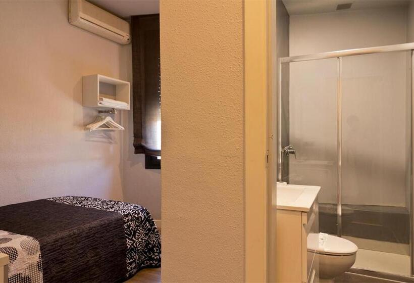 Номер Стандарт Индивидуальный, Hostal Plaza