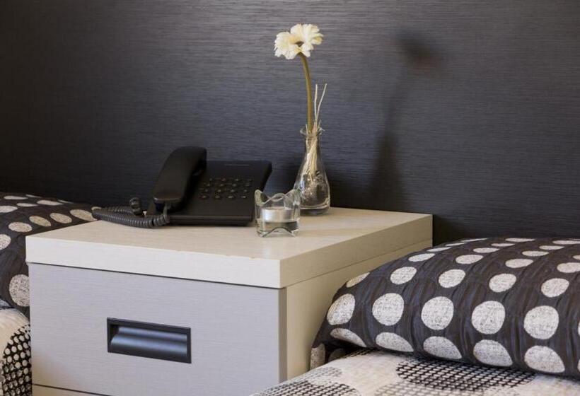 Номер Стандарт, Hostal Plaza