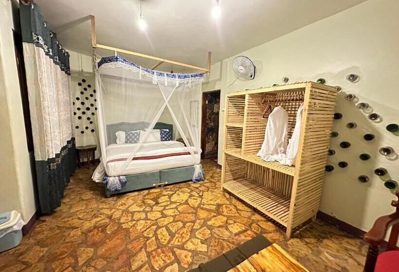 اتاق استاندارد با چشم‌انداز استخر, Afro Smile Hotel & Guest House