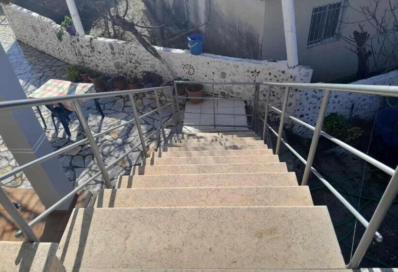 اتاق خانوادگی, Kalemi Sunrise Studios