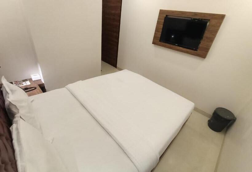Quarto Deluxe, Fabhotel Peninsula   Nr Csmt Station