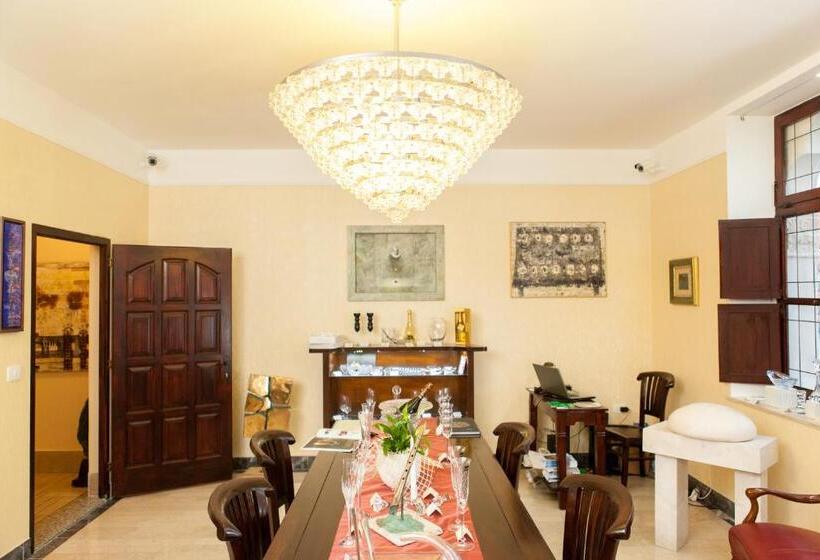 اتاق لوکس با چشم‌انداز دریا, Benecanka Casa Veneziana Piran