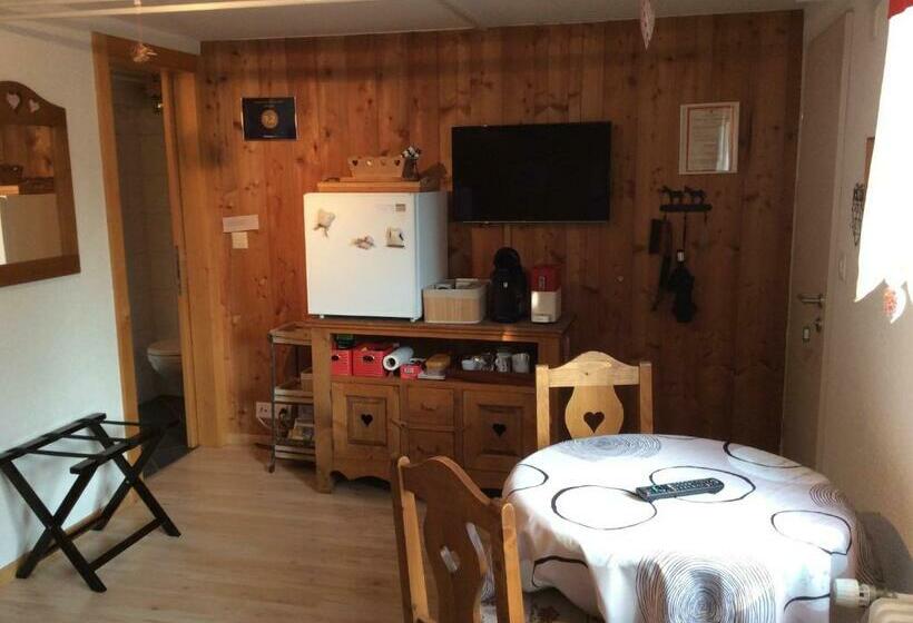 اتاق استاندارد با چشم‌انداز باغ, La Bergerie   Chalet Alice