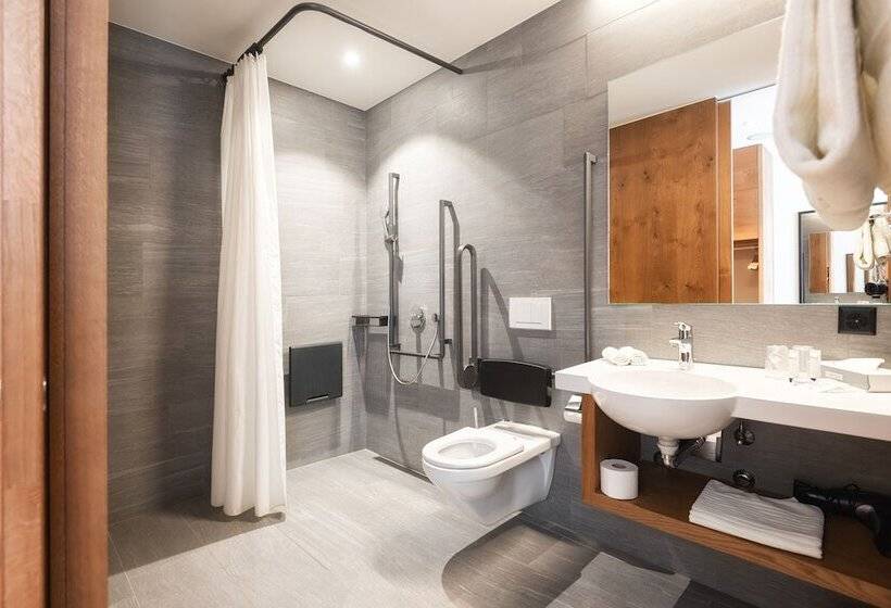 Номер Стандарт, One66