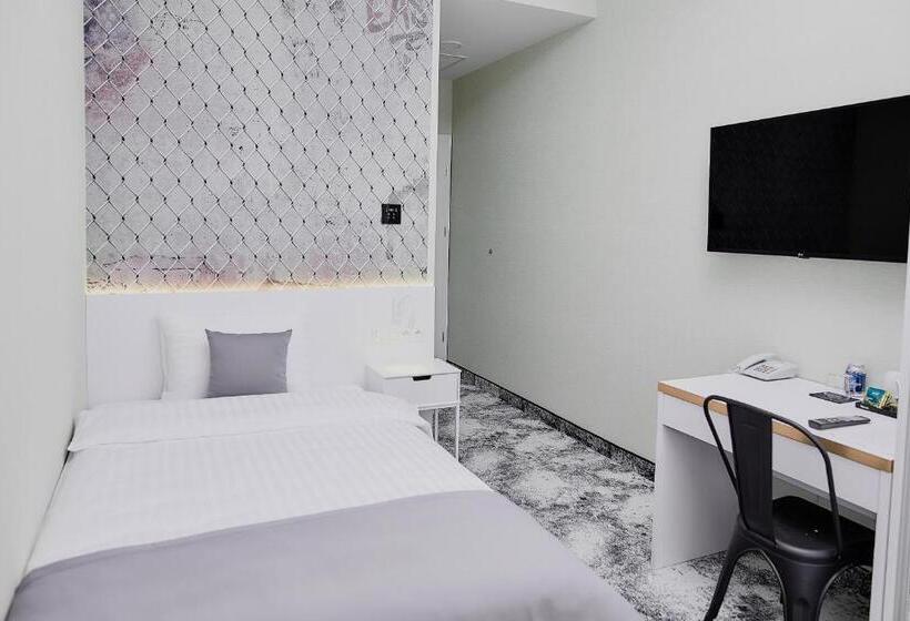 Номер Стандарт Индивидуальный, Tulip Inn żyrardów