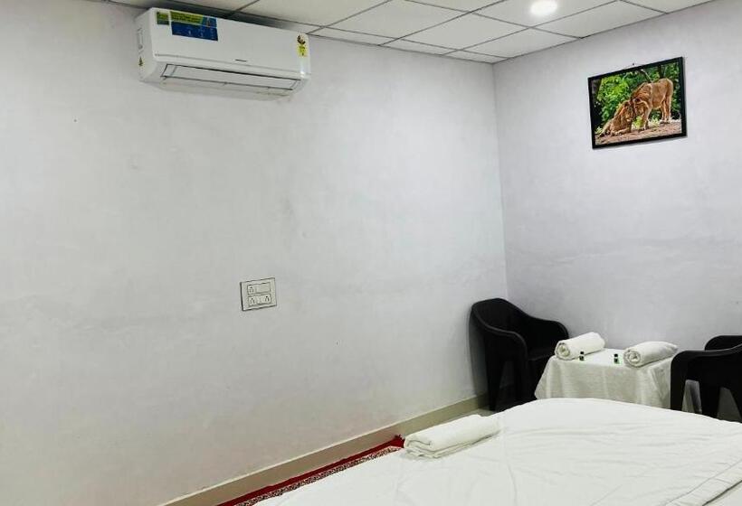 Номер Стандарт Вид на Сад, Aamrakunj Gir Resort