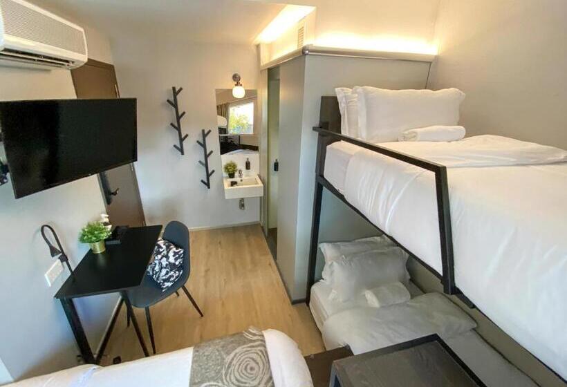 اتاق استاندارد سه نفره, St Signature Bugis Beach, Dayuse, 8 9 Hours, Check In 8am Or 11am