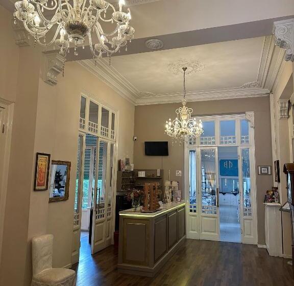 اتاق استاندارد سه نفره, Room In Guest Room   Viareggio Old Style Sea View