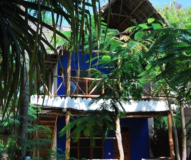 Quarto Estandar com Sacada, Sagando Bungalows