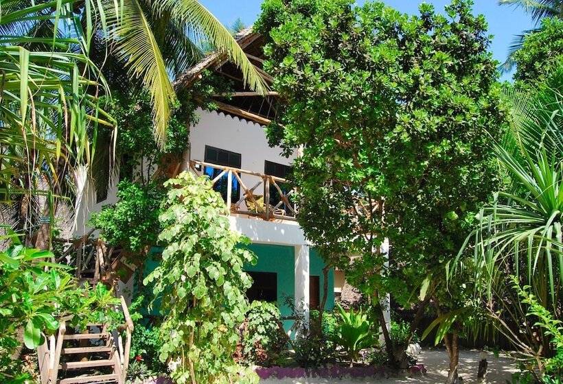 Quarto Estandar com Sacada, Sagando Bungalows