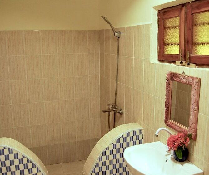 Quarto Estandar com Sacada, Sagando Bungalows
