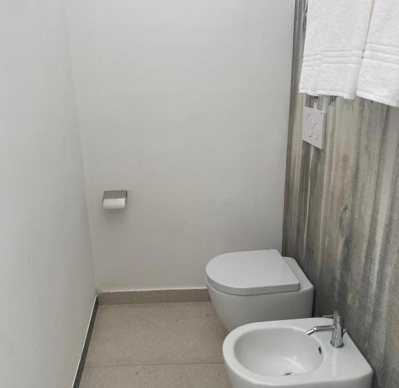 اتاق لوکس سه تخته, Torre Delle Grazie Sorrento Suite