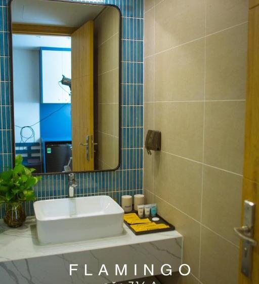 استودیو استاندارد با تخت کینگ, Flamingos Hải Tiến