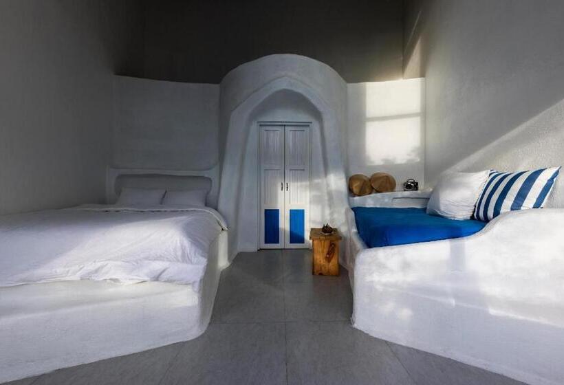 اتاق استاندارد با چشم‌انداز استخر, Isea Resort