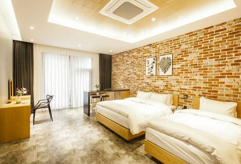 Номер Стандарт, Schweizer Dorf Cheonan