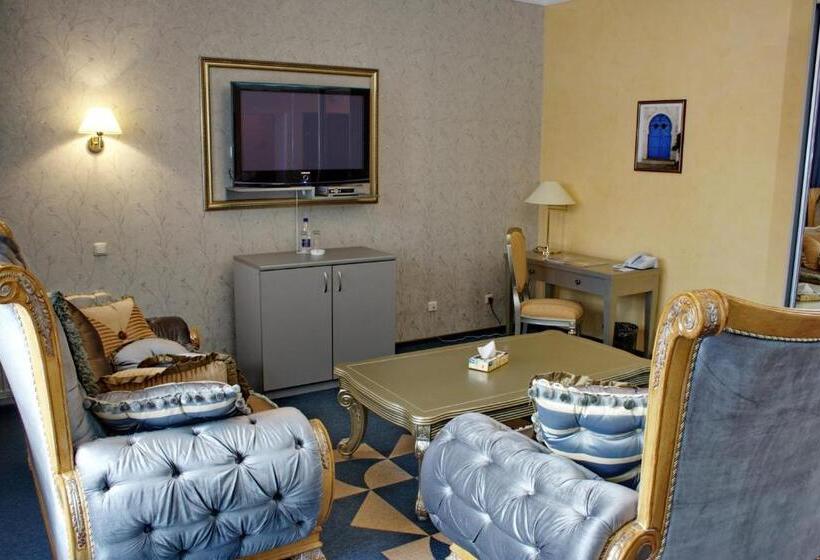 스위트, Premier Hotel Shafran