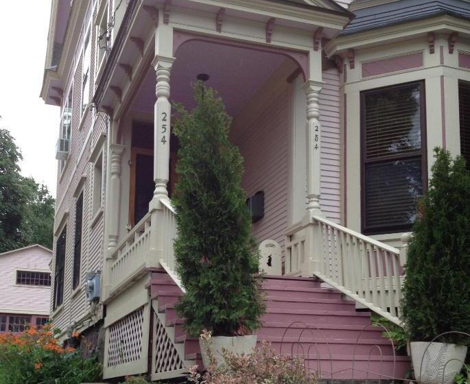Номер Стандарт, 254 South Union Street Guest House