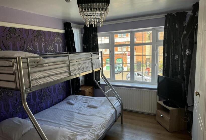 Номер Стандарт Трехместный, Clacton Guest House