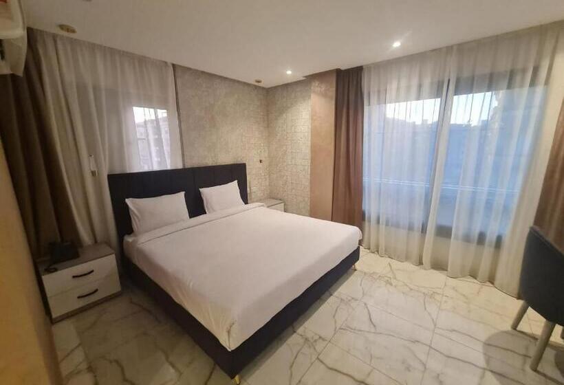 سوییت جونیور لوکس, El Mesaadya Hotel فندق المساعدية