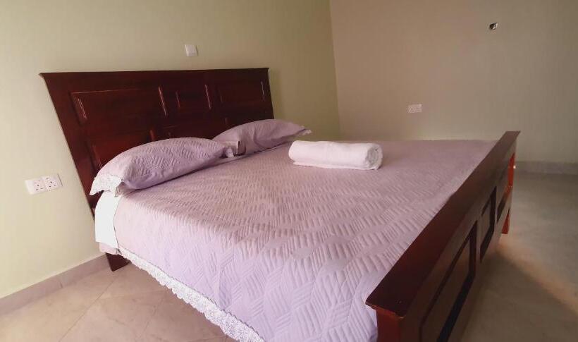 اتاق استاندارد با بالکن, Amen Guest House Near Airport